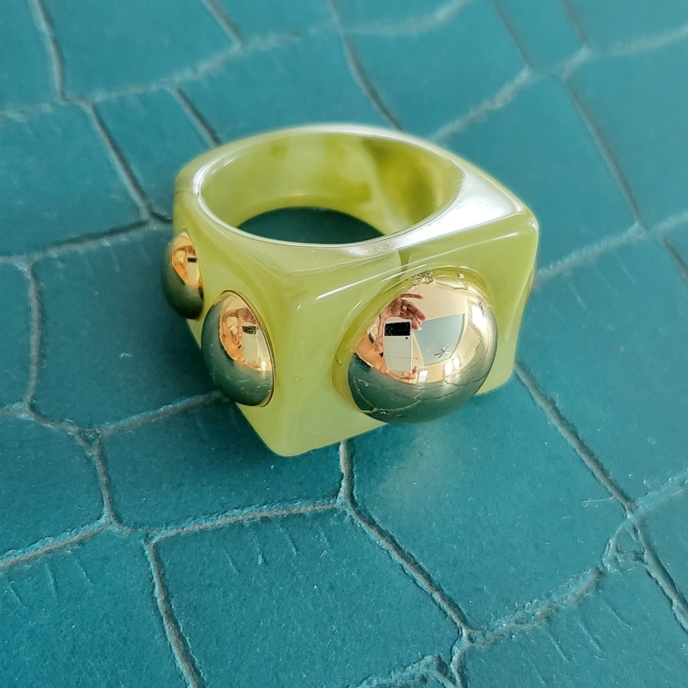 🚫SOLD🚫  Chunky Swirl Ring